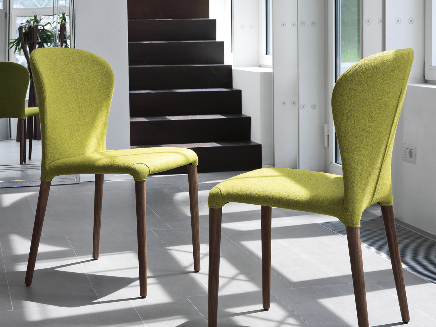 ASTRID DINING CHAIR