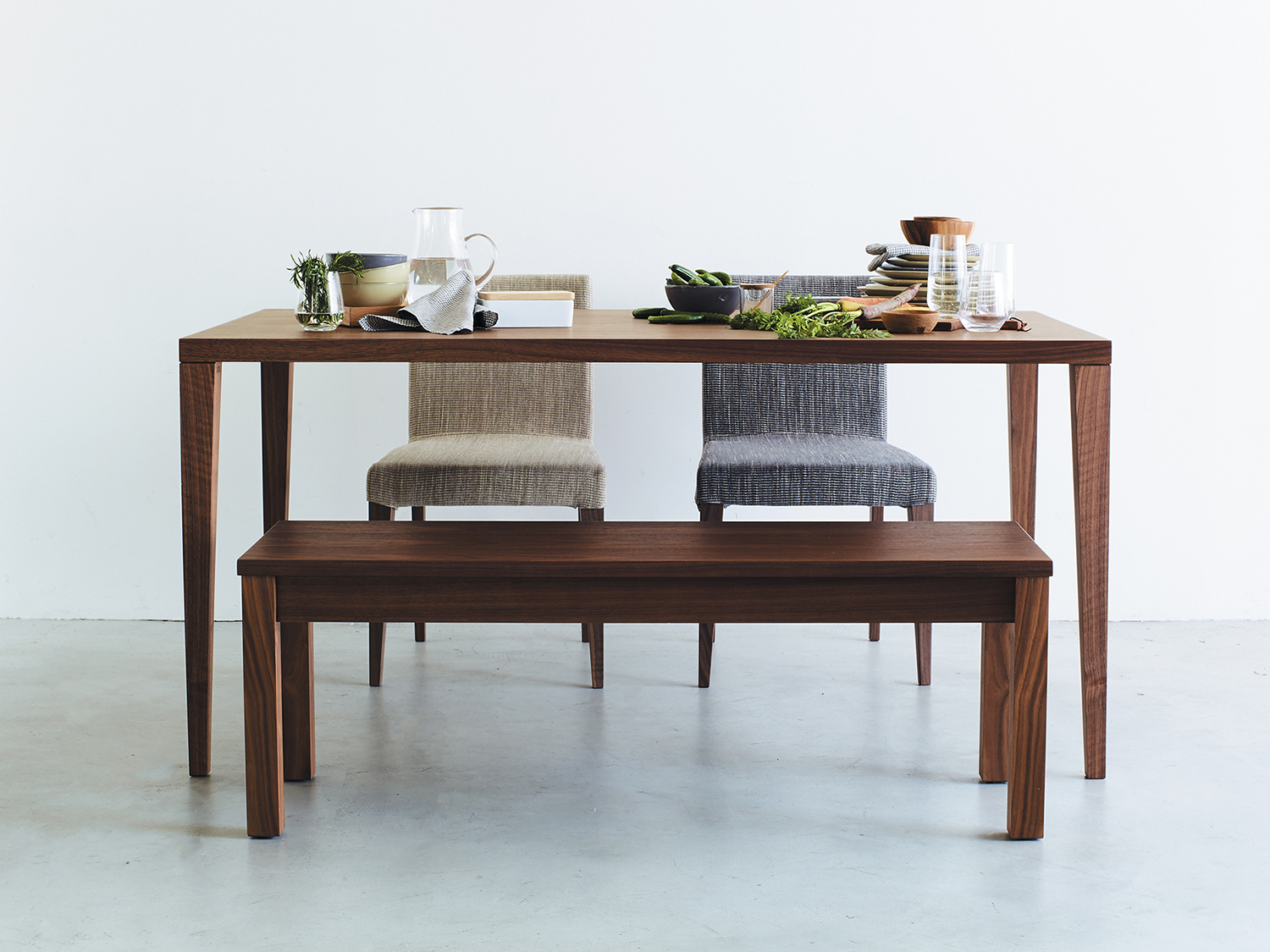FB2 DINING TABLE