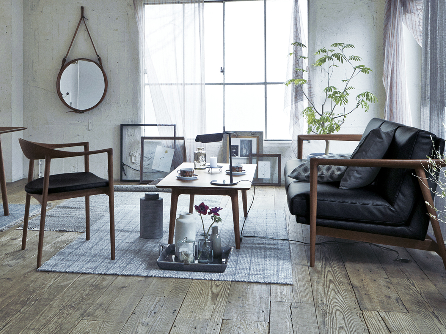HORSE SHOE COFFEE TABLE