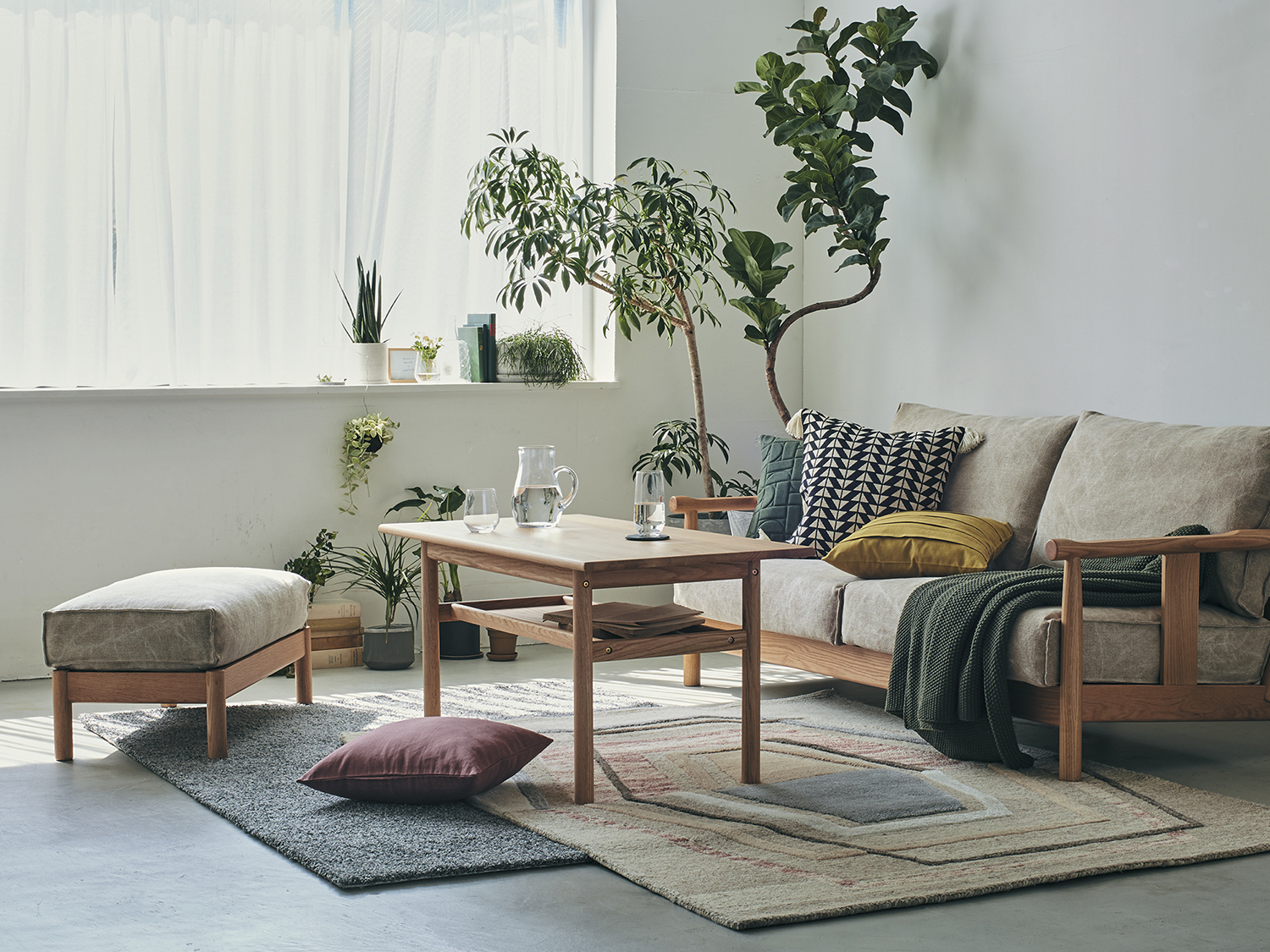 LODGE SOFA TABLE