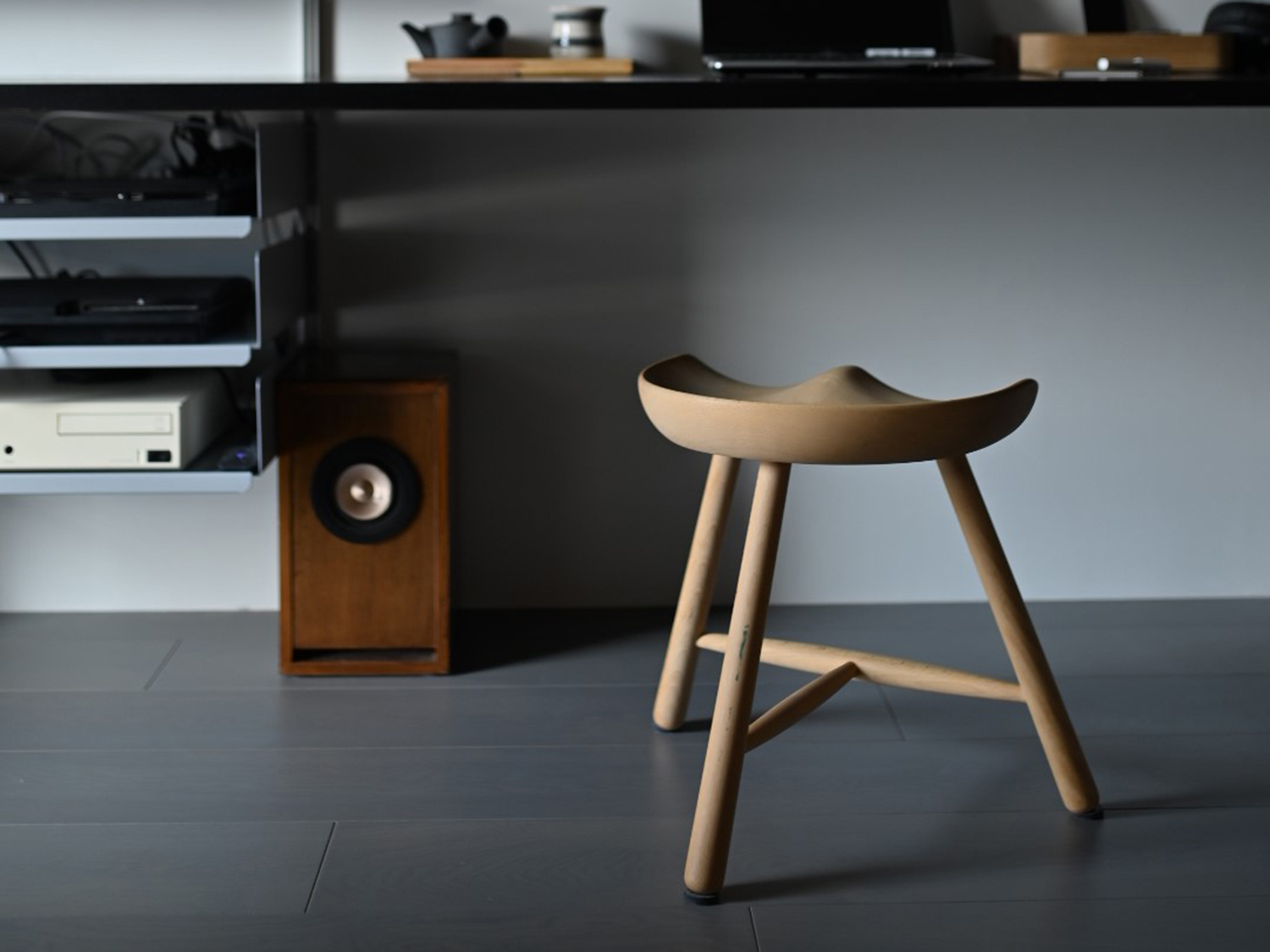 SHOEMAKER STOOL